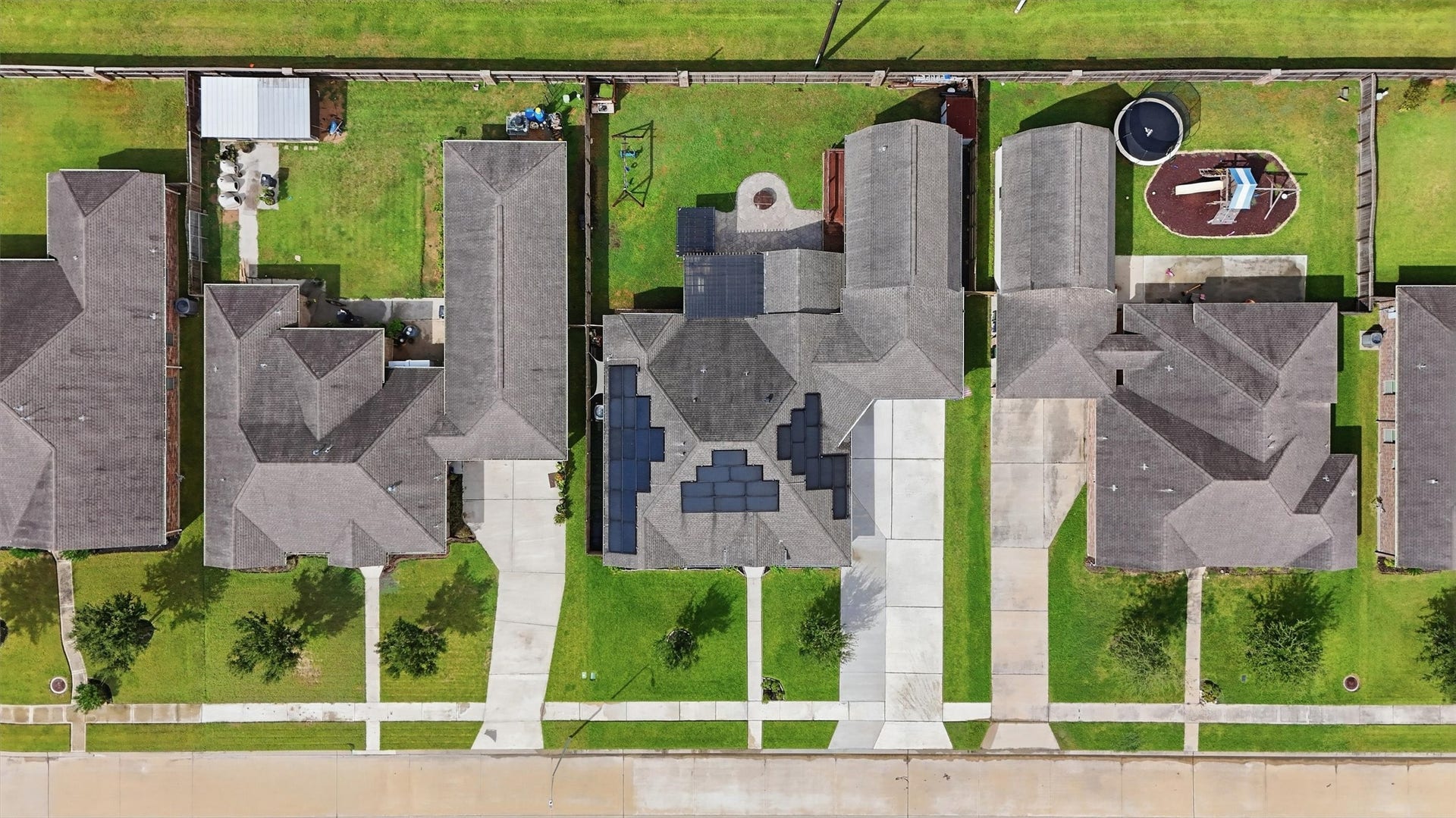 6715 Arlington Drive, Manvel, TX 77578 Solar Panels owned not leased!