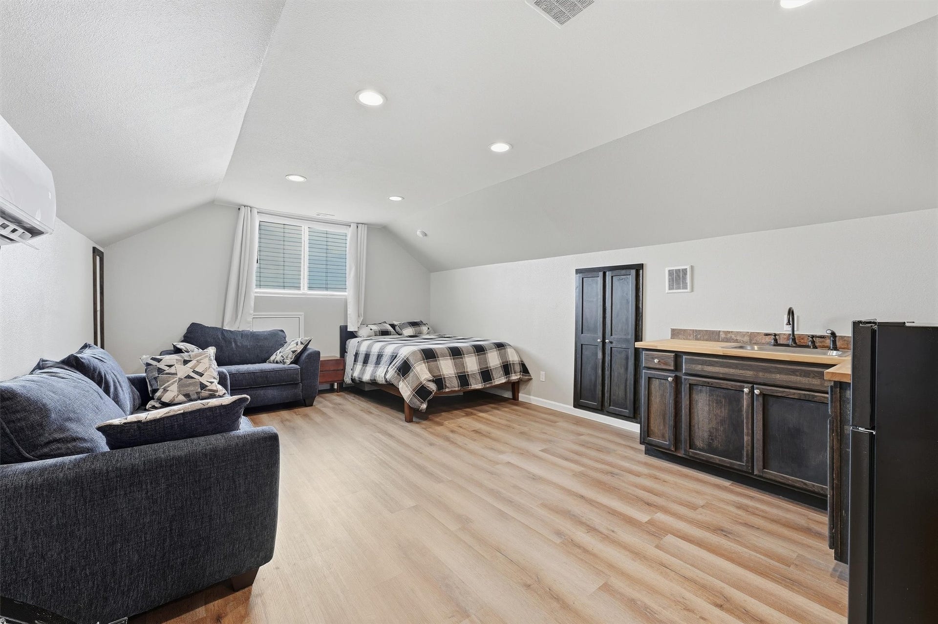 6715 Arlington Drive, Manvel, TX 77578 Apartment