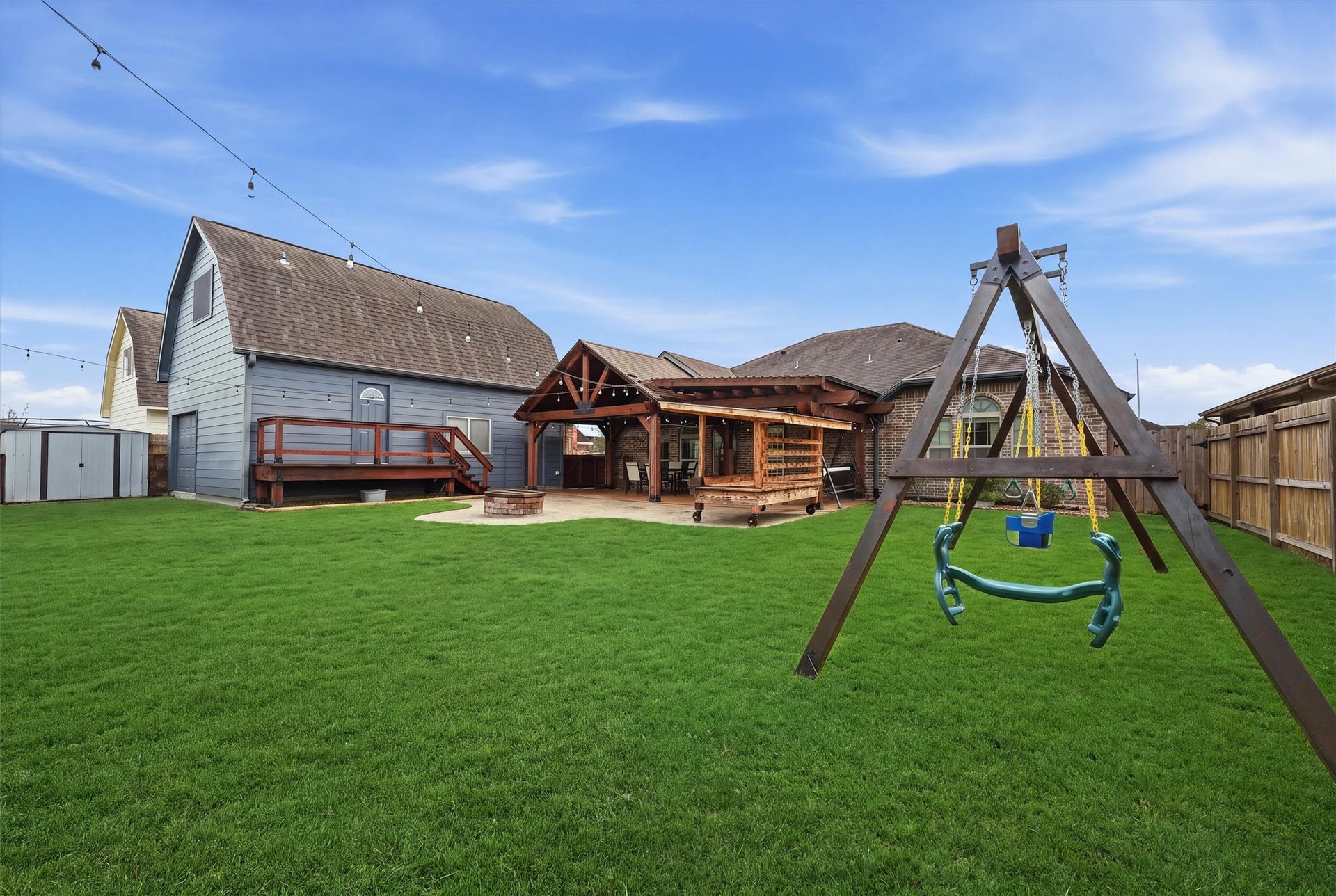 6715 Arlington Drive, Manvel, TX 77578 HUGE Backyard for play and cookouts!