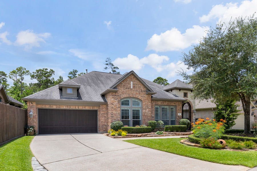 Property photo for 35 Avalon Oaks Court, Shenandoah, TX