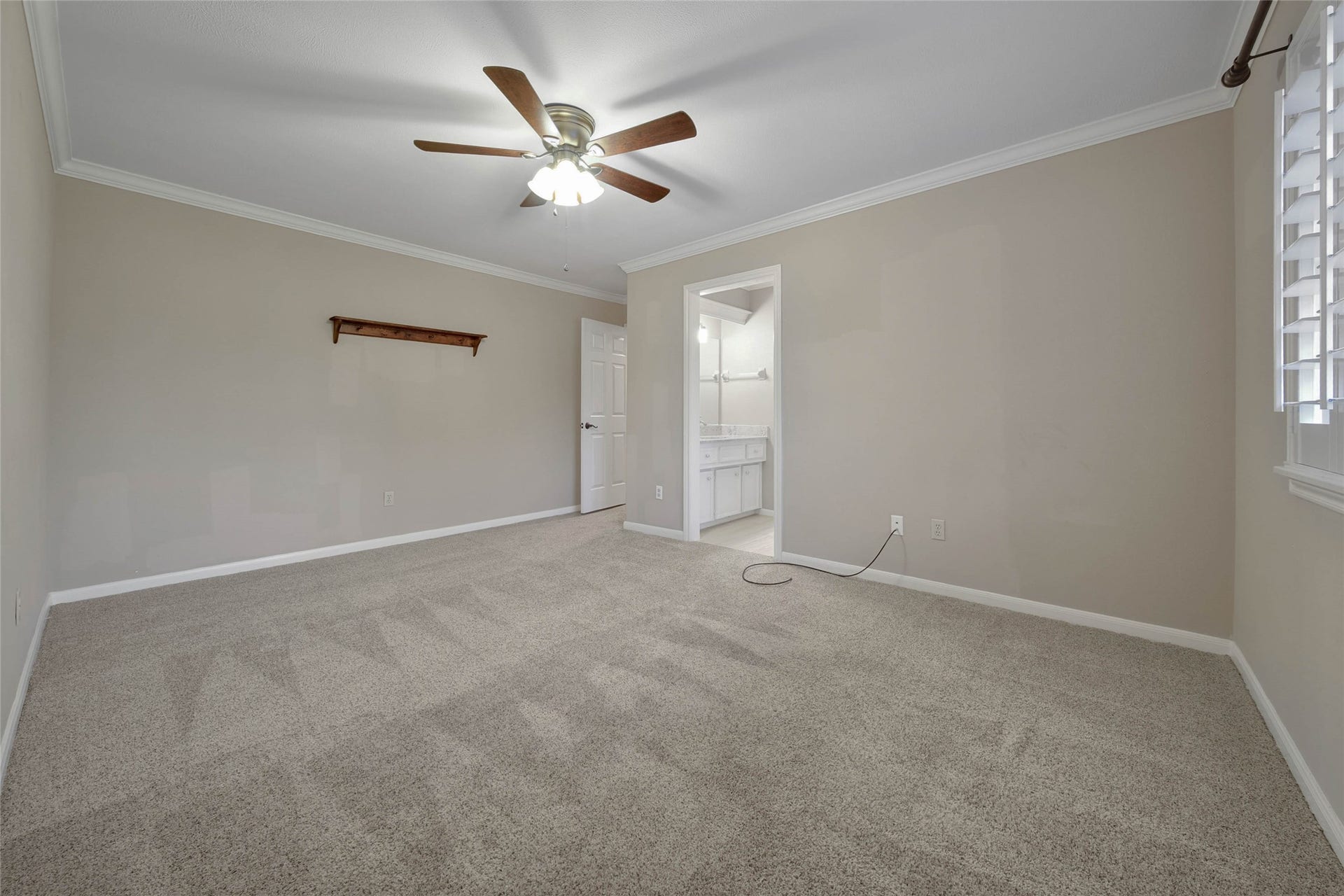 5814 Woodland Creek Drive, Kingwood, TX 77345 Upstairs bedrooms are spacious and feature large closets and every bedroom has access to a bath. Plantation shutters in all the bedrooms.