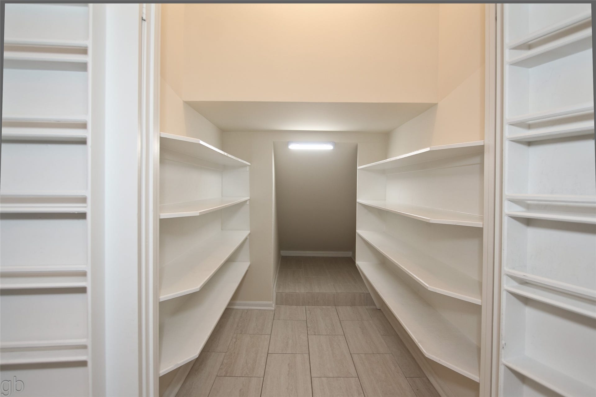2918 Deer Creek Drive, Sugar Land, TX 77478 Walk in a pantry. Now that's a Pantry!