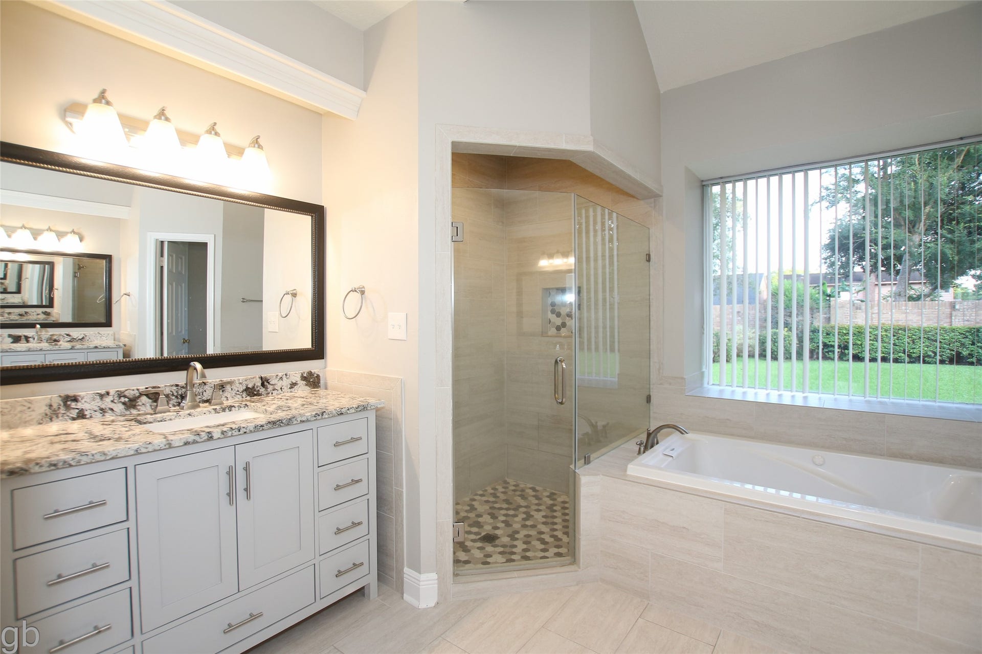 2918 Deer Creek Drive, Sugar Land, TX 77478 Primary Bath, left