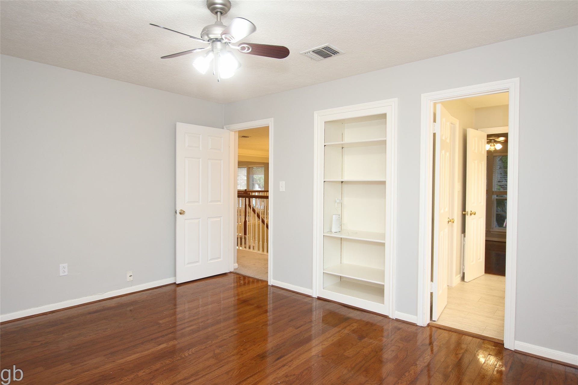 2918 Deer Creek Drive, Sugar Land, TX 77478 Bed 4 w/recessed bookshelves/storage