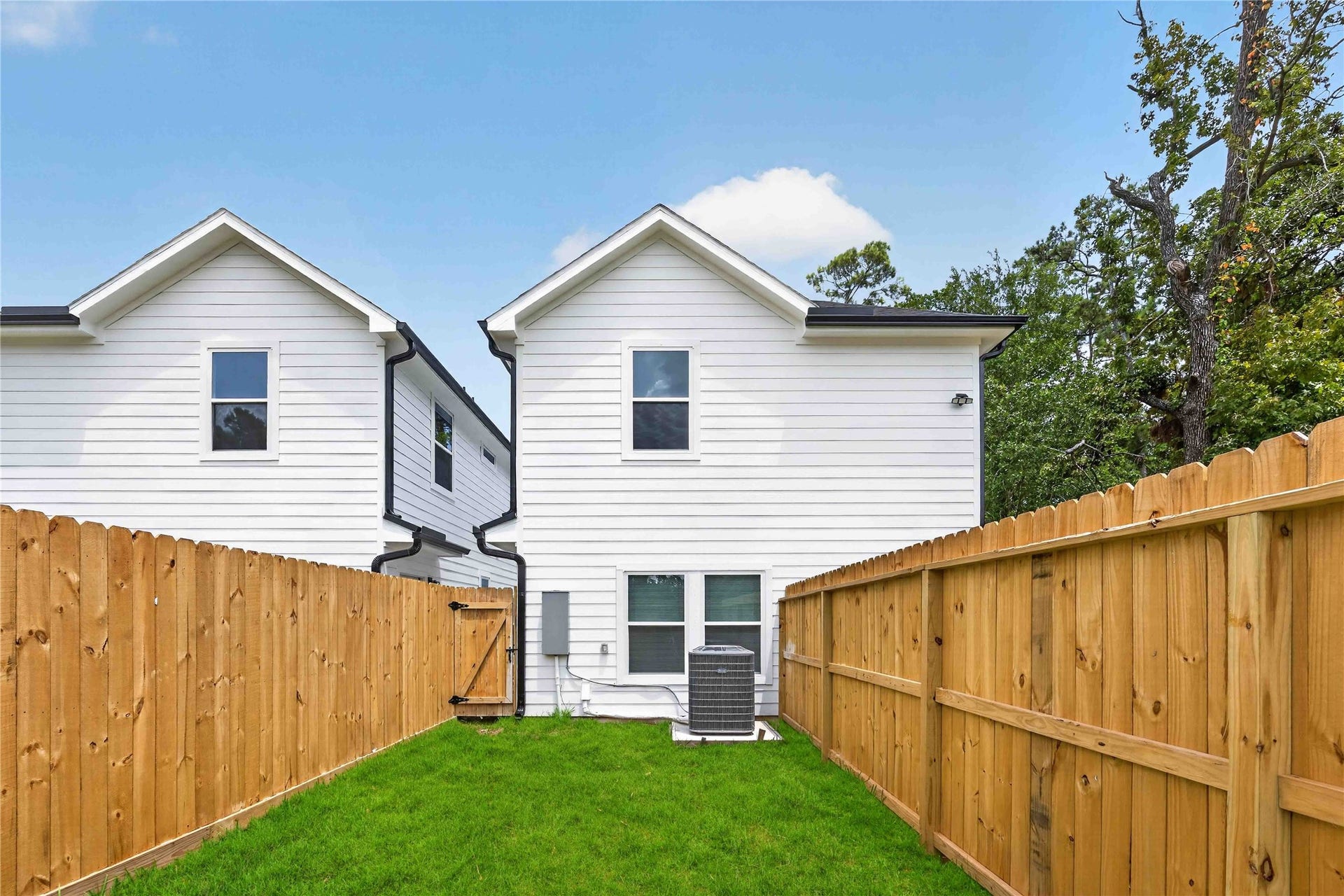 8210 Sterlingshire Street, #B, Houston, TX 77078 8210 Sterlingshire Street, #B, Houston, TX 77078