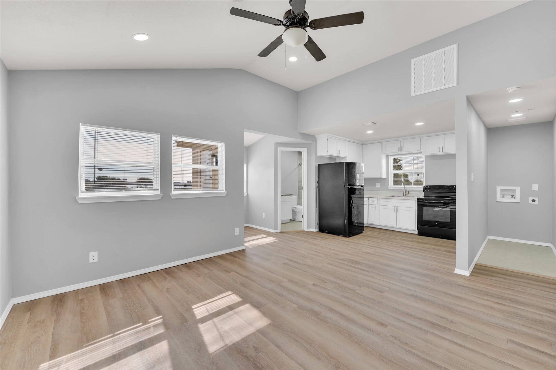 7003 Schlitz Lane, #B, Hitchcock, TX 77563 7003 Schlitz Lane, #B, Hitchcock, TX 77563