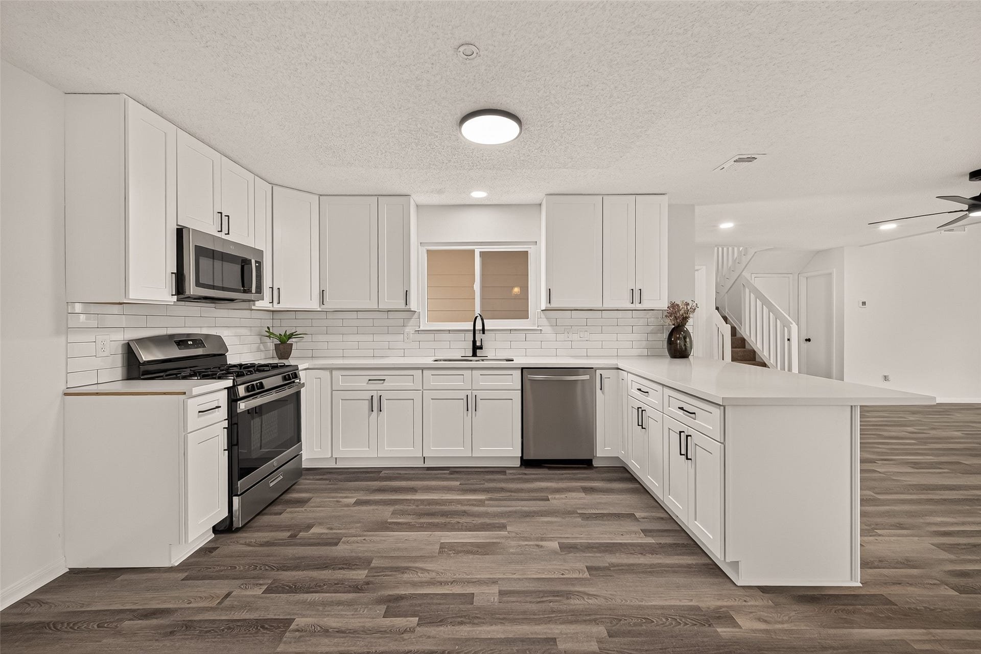12747 Ashford Knoll Drive, Houston, TX 77082 A closer look of the kitchen