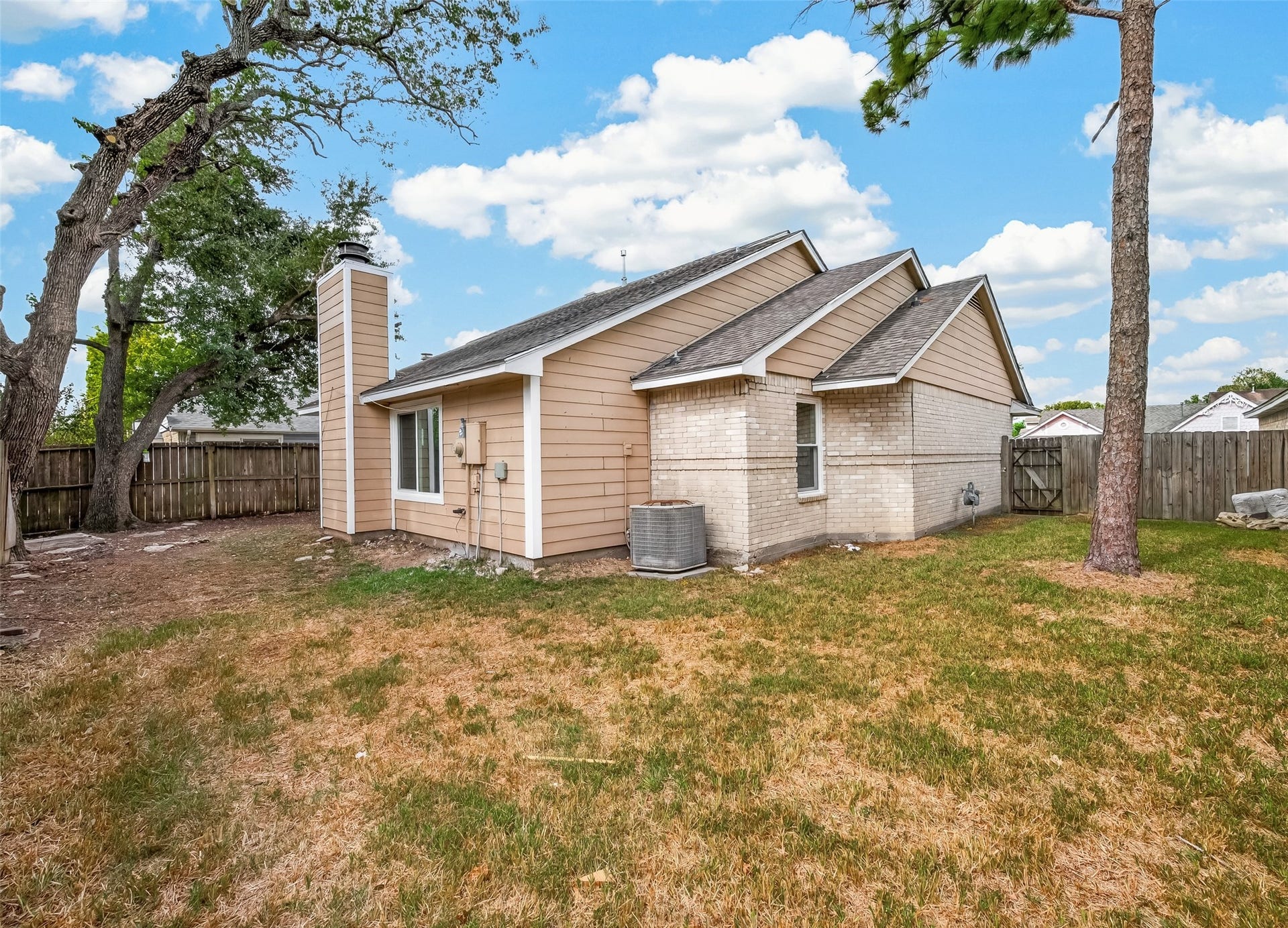 12747 Ashford Knoll Drive, Houston, TX 77082 Backyard