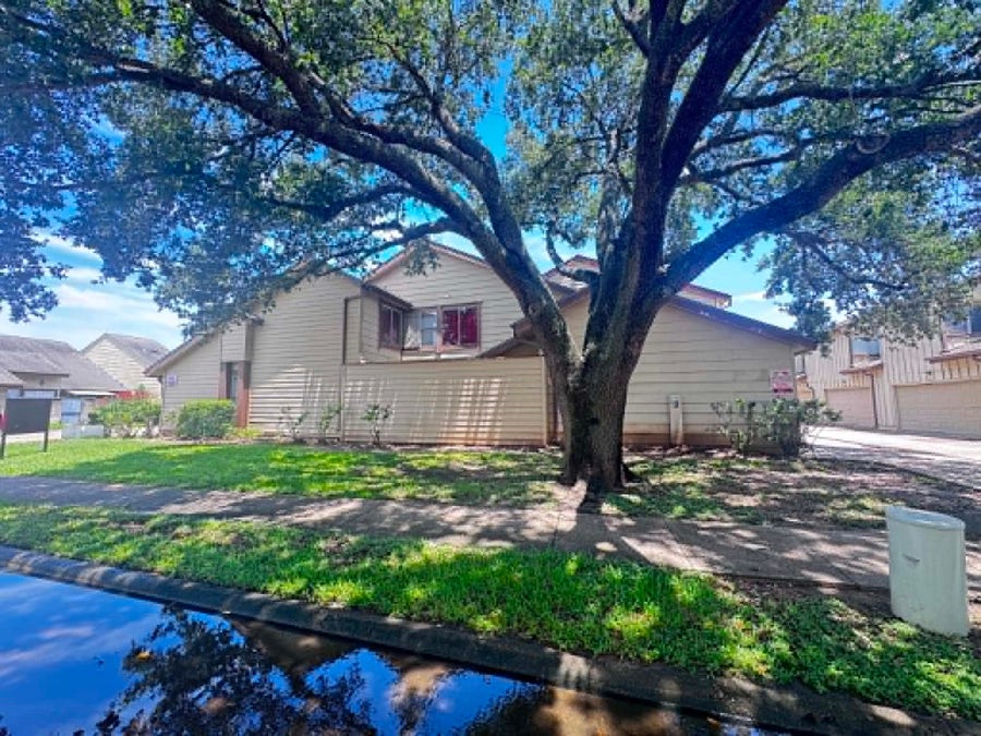 Property photo for 12502 Newbrook Drive, Houston, TX