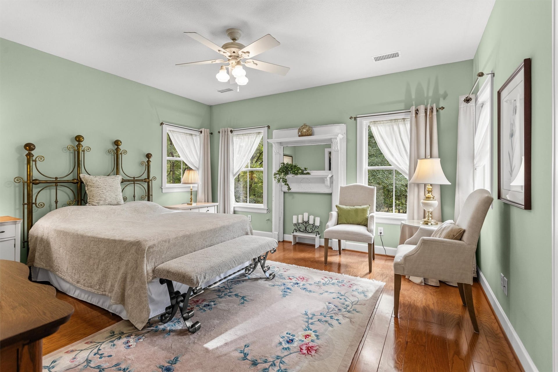 18181 Rabon Chapel Road, Montgomery, TX 77316 Primary suite surrounded by windows