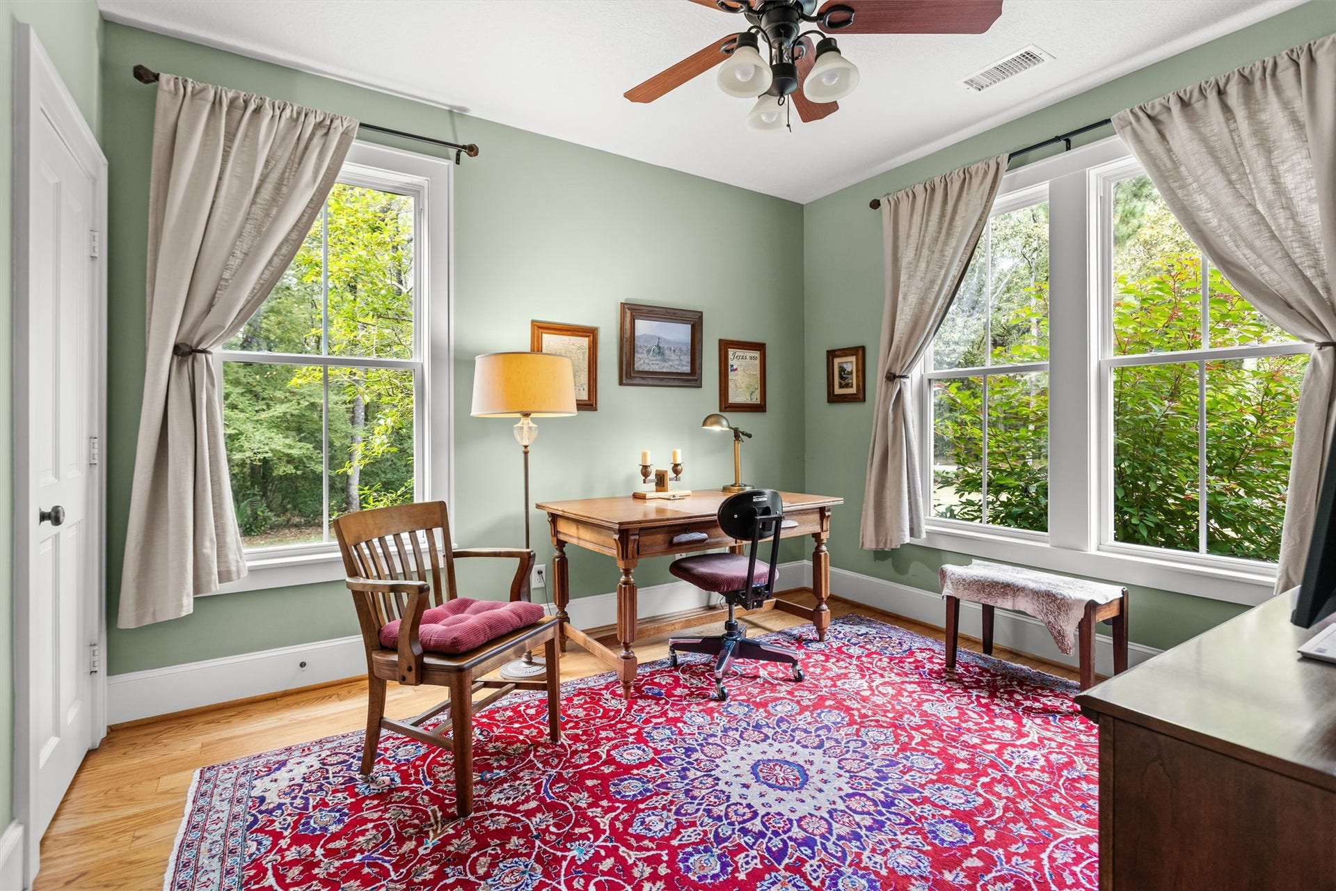 18181 Rabon Chapel Road, Montgomery, TX 77316 Downstairs room that works as an office or a guest space