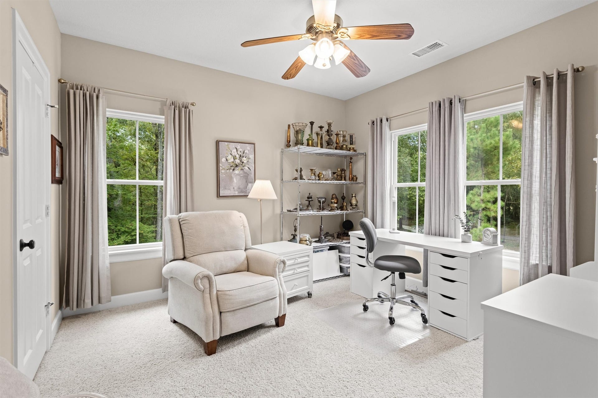 18181 Rabon Chapel Road, Montgomery, TX 77316 Bonus space for a home office or hobby room