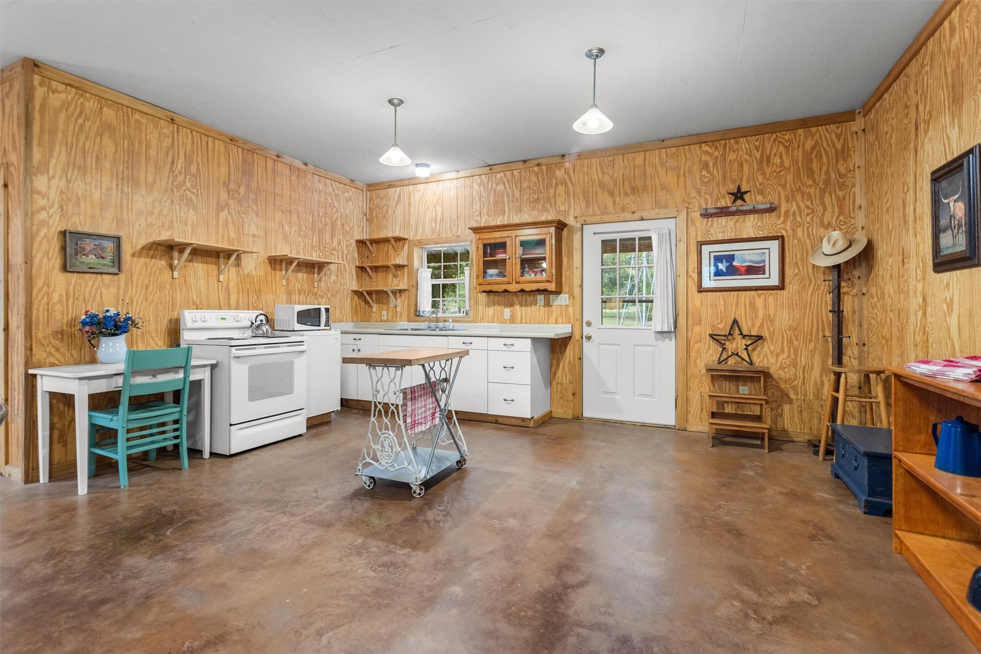 18181 Rabon Chapel Road, Montgomery, TX 77316 Guest quarters kitchen with appliances.