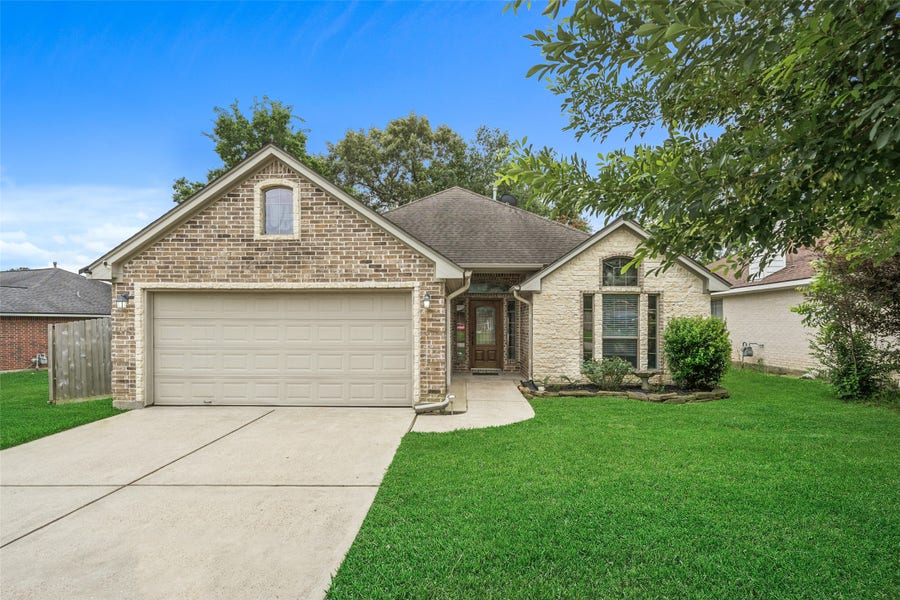Property photo for 7019 Pleasure Lake Drive, Willis, TX