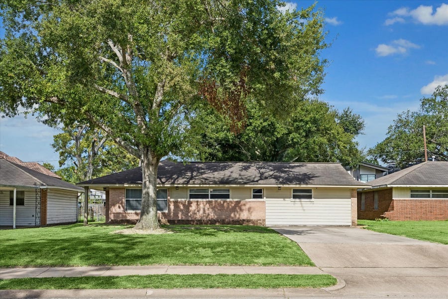 Property photo for 1729 Bayram Drive, Houston, TX