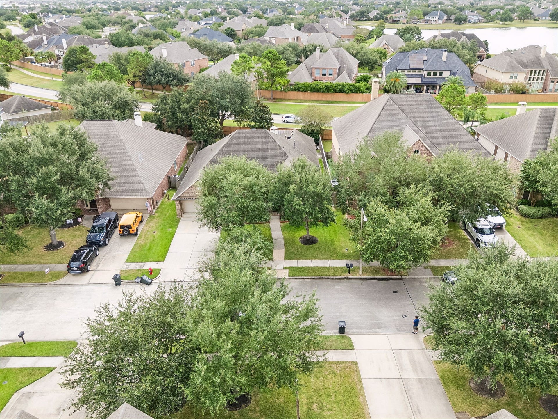 2927 Auburn Creek Lane, League City, TX 77573 Additional aerial perspective showing the propertys setting within the surrounding neighborhood.