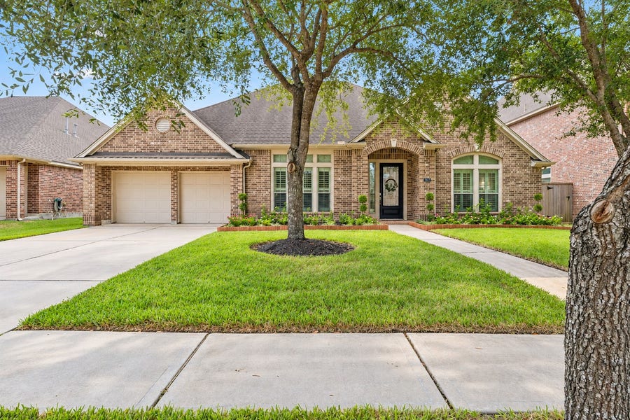 Property photo for 2927 Auburn Creek Lane, League City, TX