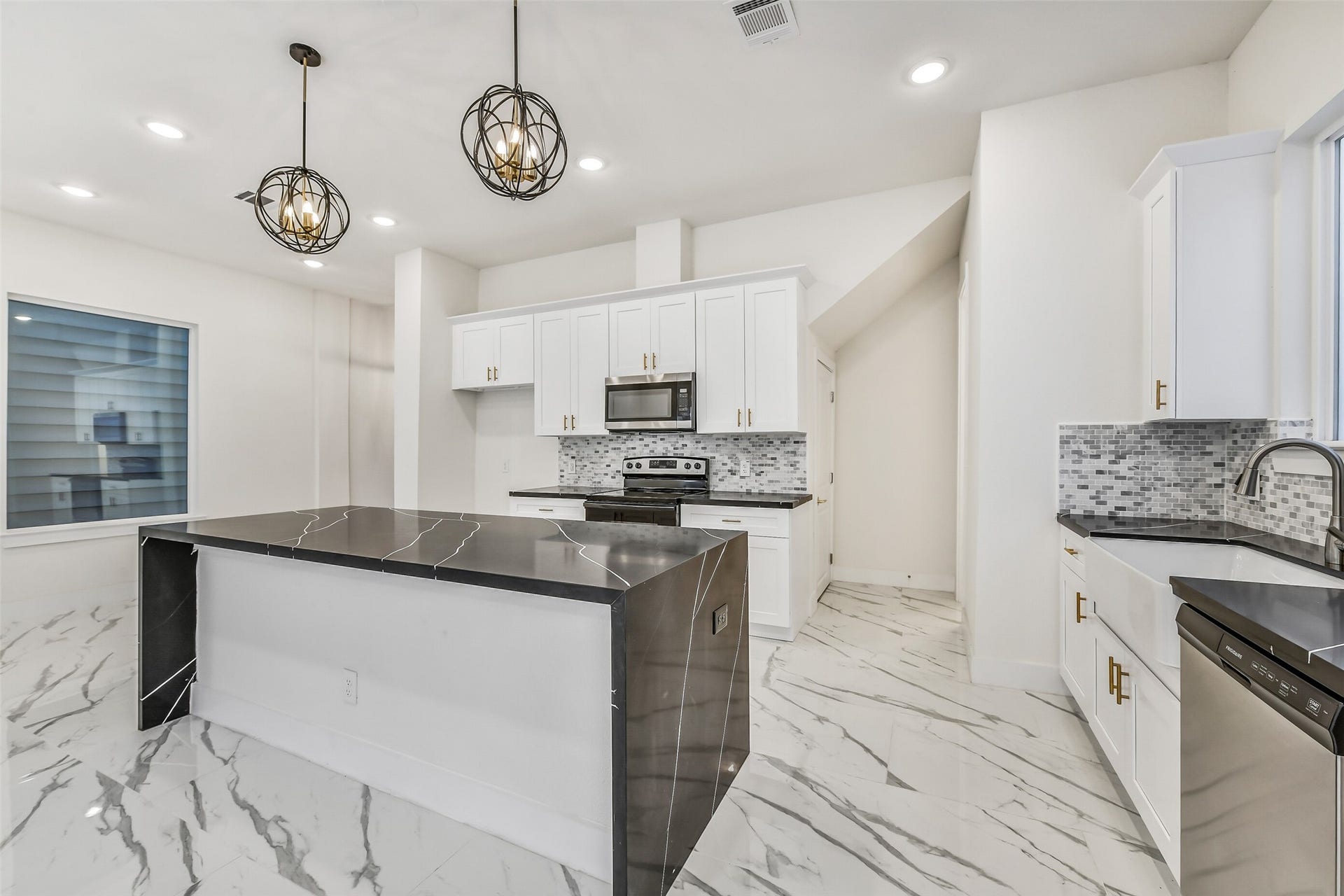5908 St Augustine Street, #B, Houston, TX 77021 5908 St Augustine Street, #B, Houston, TX 77021