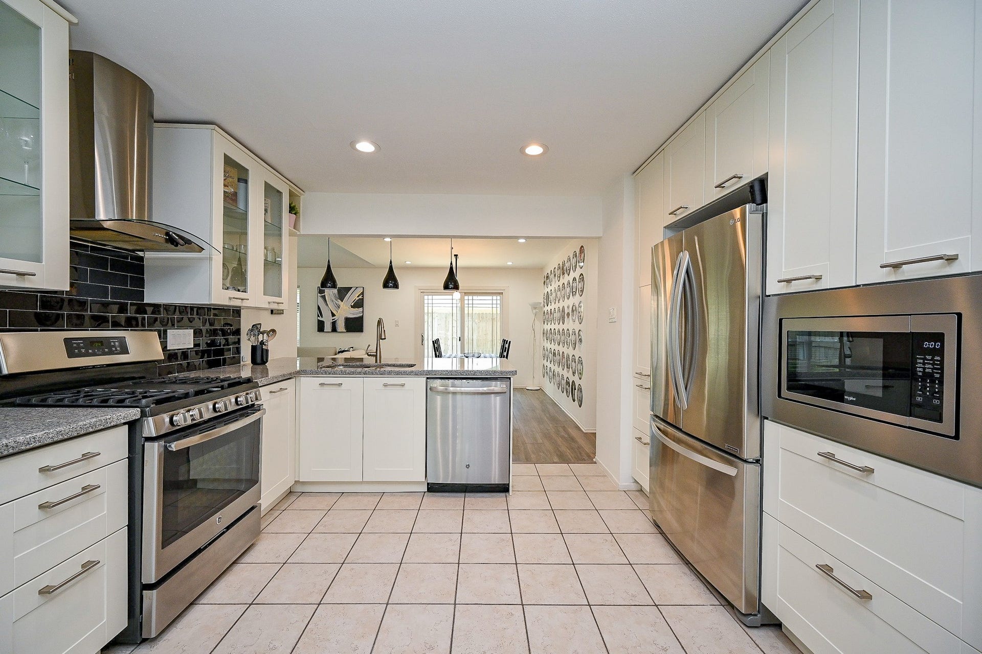 5 Rock Pine Court, The Woodlands, TX 77381 5 Rock Pine Court, The Woodlands, TX 77381