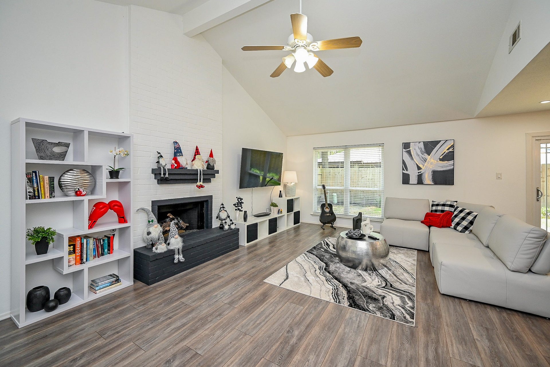 5 Rock Pine Court, The Woodlands, TX 77381 5 Rock Pine Court, The Woodlands, TX 77381