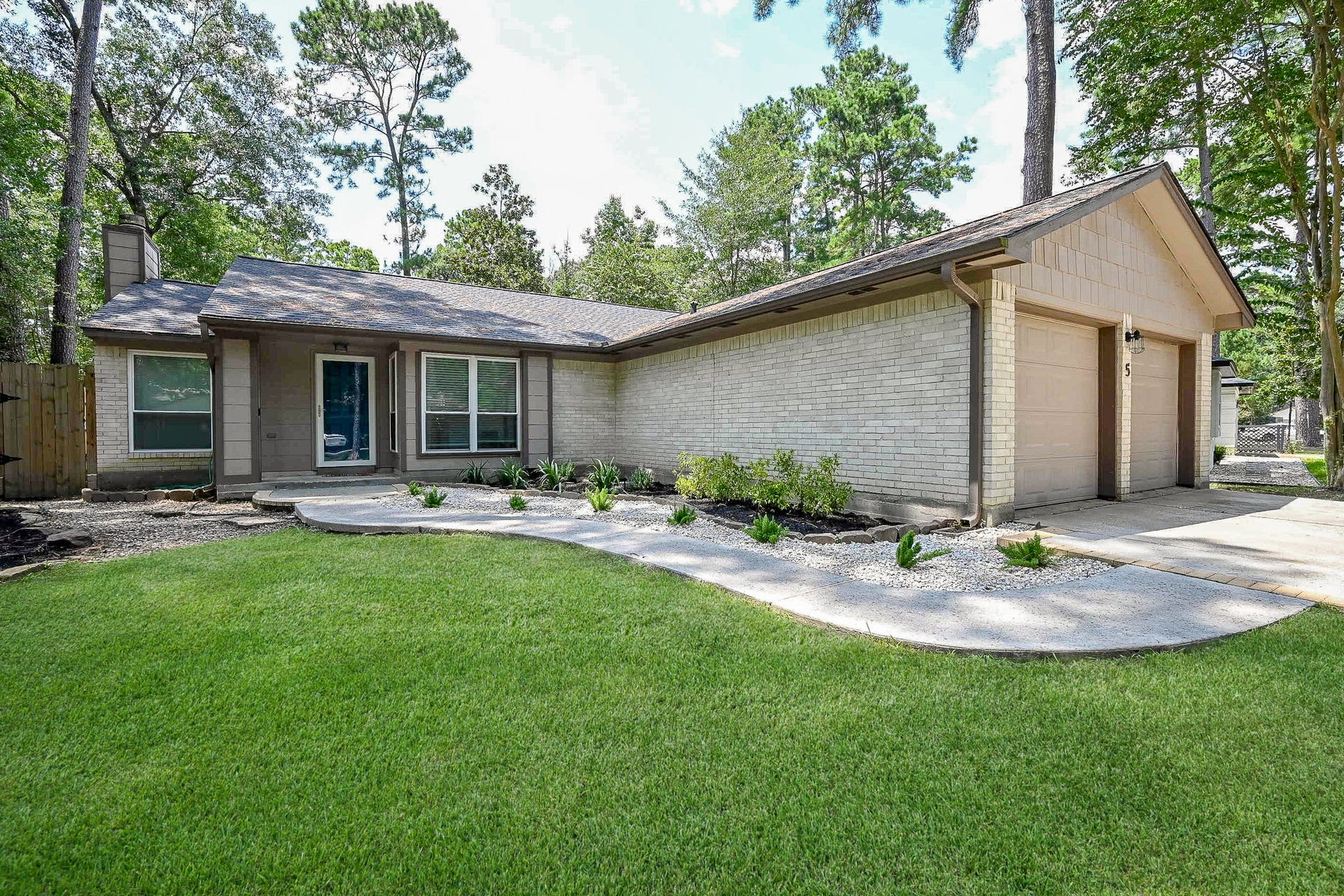 5 Rock Pine Court, The Woodlands, TX 77381 5 Rock Pine Court, The Woodlands, TX 77381