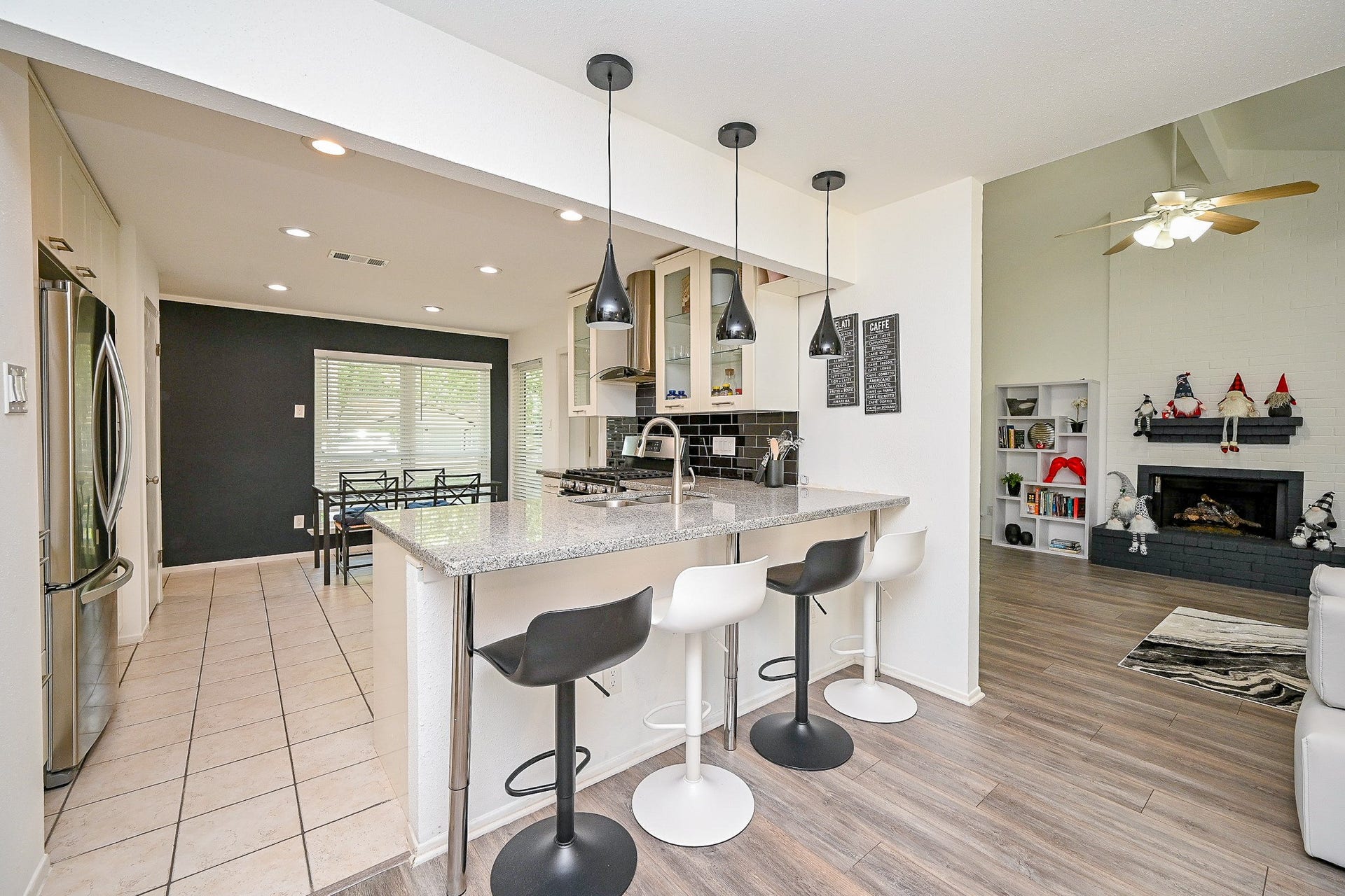 5 Rock Pine Court, The Woodlands, TX 77381 5 Rock Pine Court, The Woodlands, TX 77381