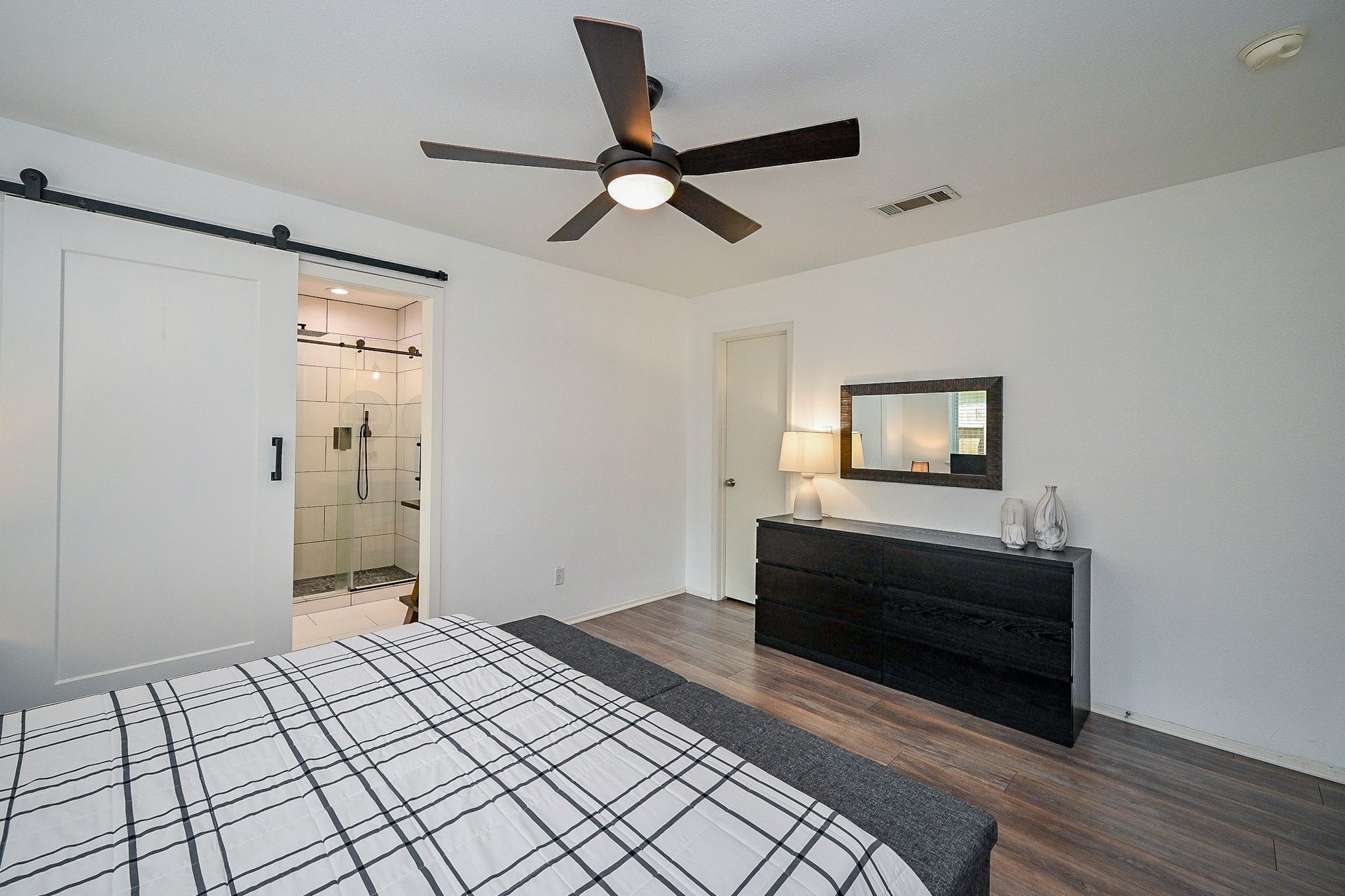 5 Rock Pine Court, The Woodlands, TX 77381 5 Rock Pine Court, The Woodlands, TX 77381