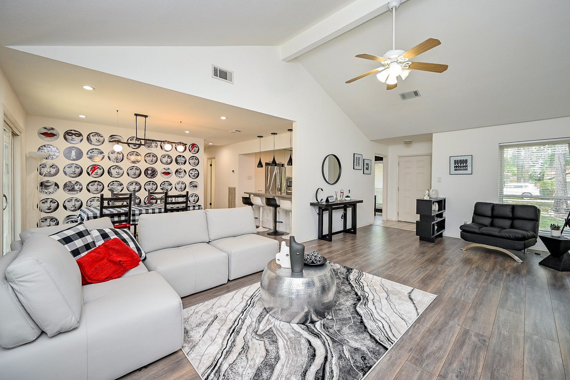 5 Rock Pine Court, The Woodlands, TX 77381 5 Rock Pine Court, The Woodlands, TX 77381