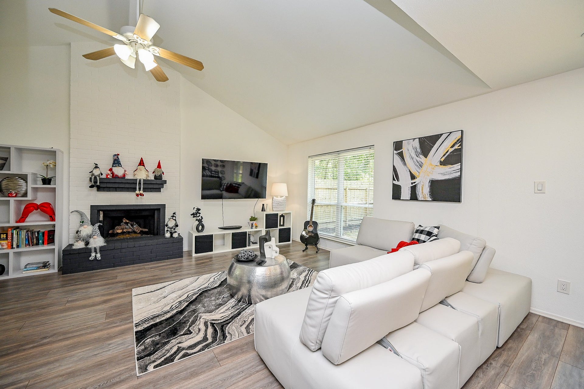 5 Rock Pine Court, The Woodlands, TX 77381 5 Rock Pine Court, The Woodlands, TX 77381