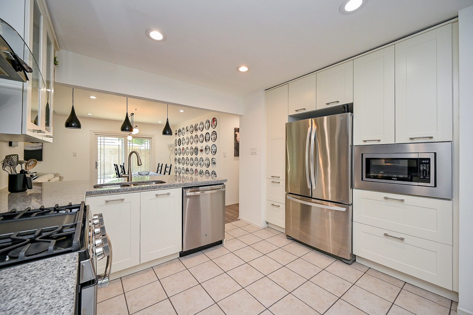 5 Rock Pine Court, The Woodlands, TX 77381 5 Rock Pine Court, The Woodlands, TX 77381