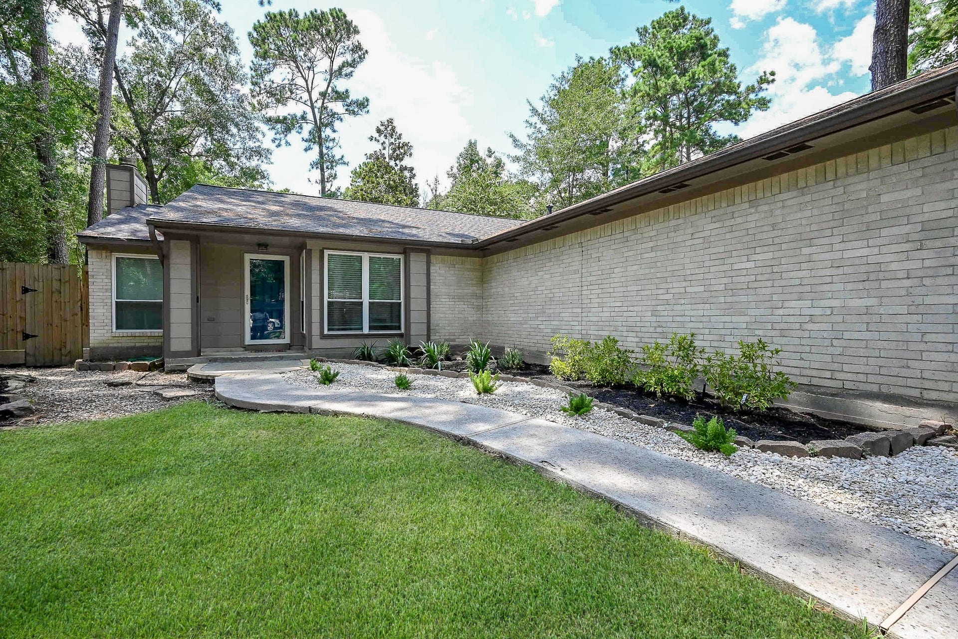 5 Rock Pine Court, The Woodlands, TX 77381 5 Rock Pine Court, The Woodlands, TX 77381