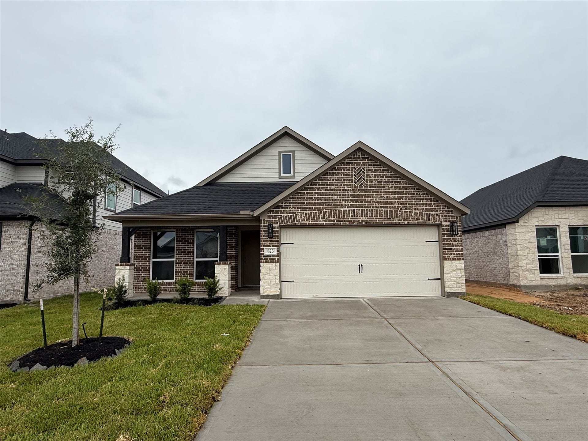 823 Orchard Vale Road, Rosharon, TX 77583 823 Orchard Vale Road, Rosharon, TX 77583