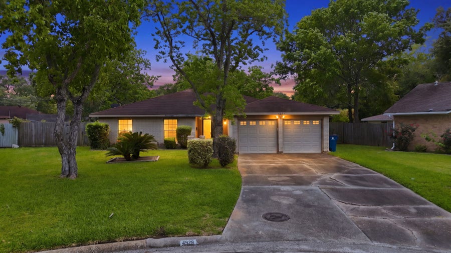 Property photo for 4929 Monarch Oak Lane, Texas City, TX