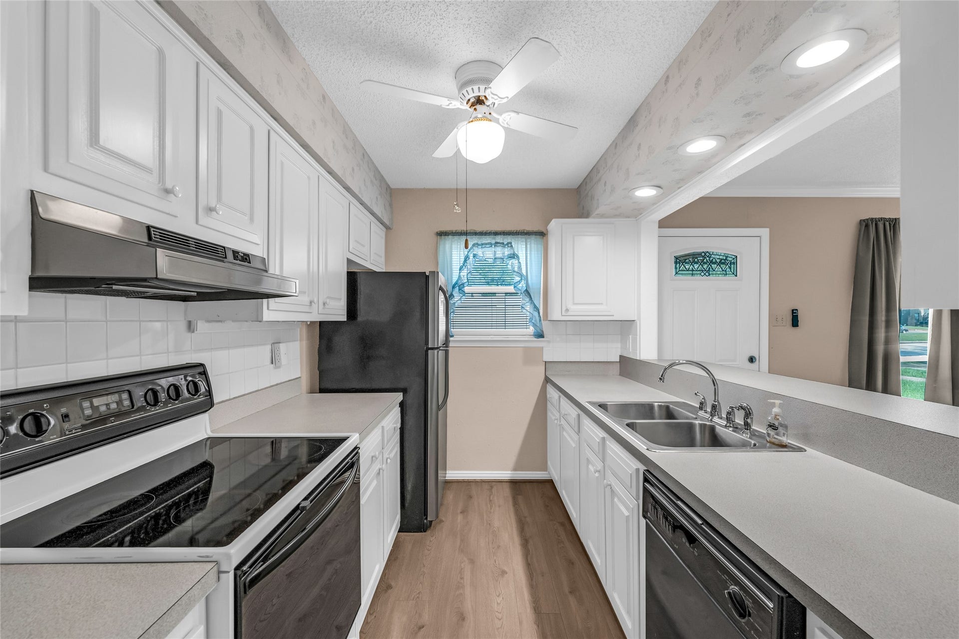 2453 Briarwest Boulevard, Houston, TX 77077 2453 Briarwest Boulevard, Houston, TX 77077