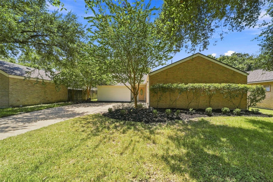 Property photo for 926 Mesa Terrace Drive, Katy, TX
