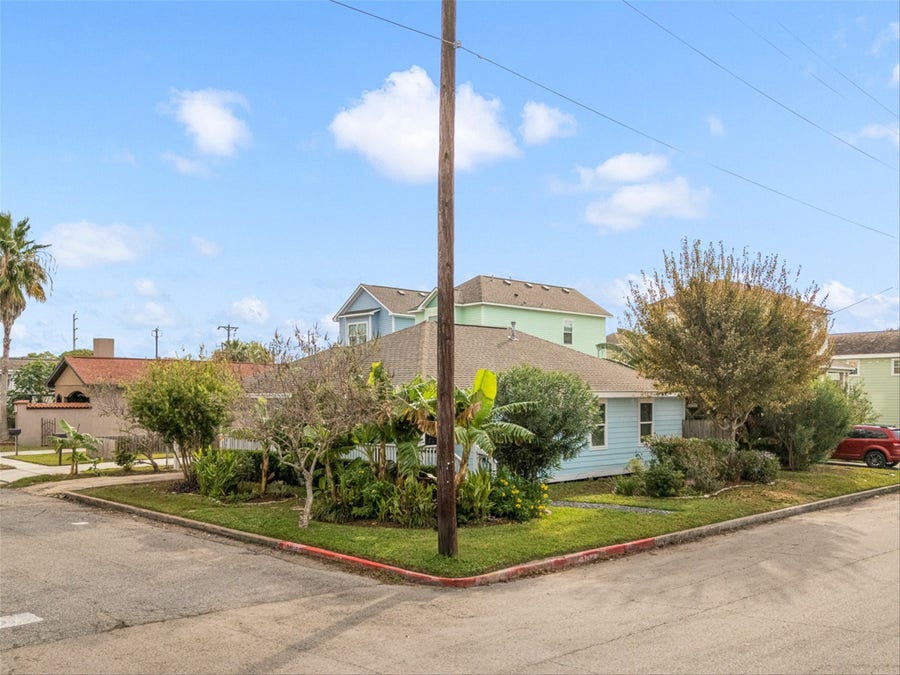 Property photo for 1602 55th Street, Galveston, TX