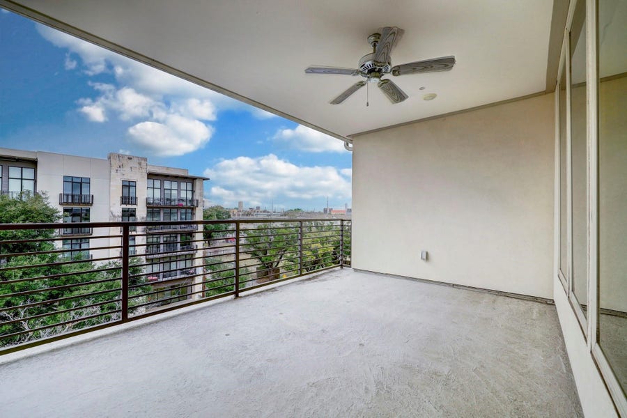 Property photo for 4819 Caroline Street, #306, Houston, TX