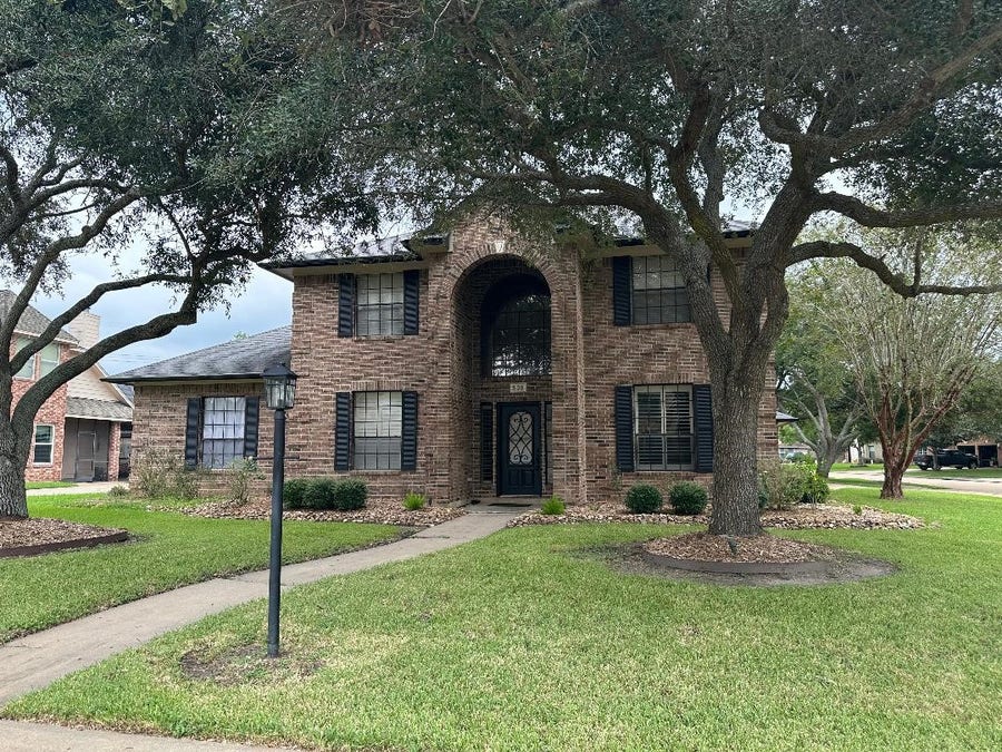 Property photo for 308 Rosemary Lane, Lake Jackson, TX