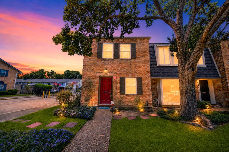 Property photo for 6334 Chevy Chase Drive, #17, Houston, TX