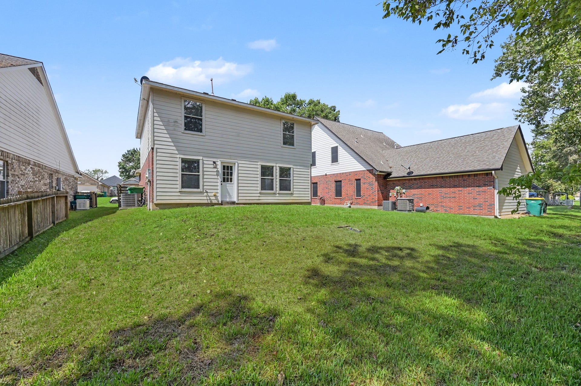 6894 Stillwater Drive, Willis, TX 77318 Spacious backyard