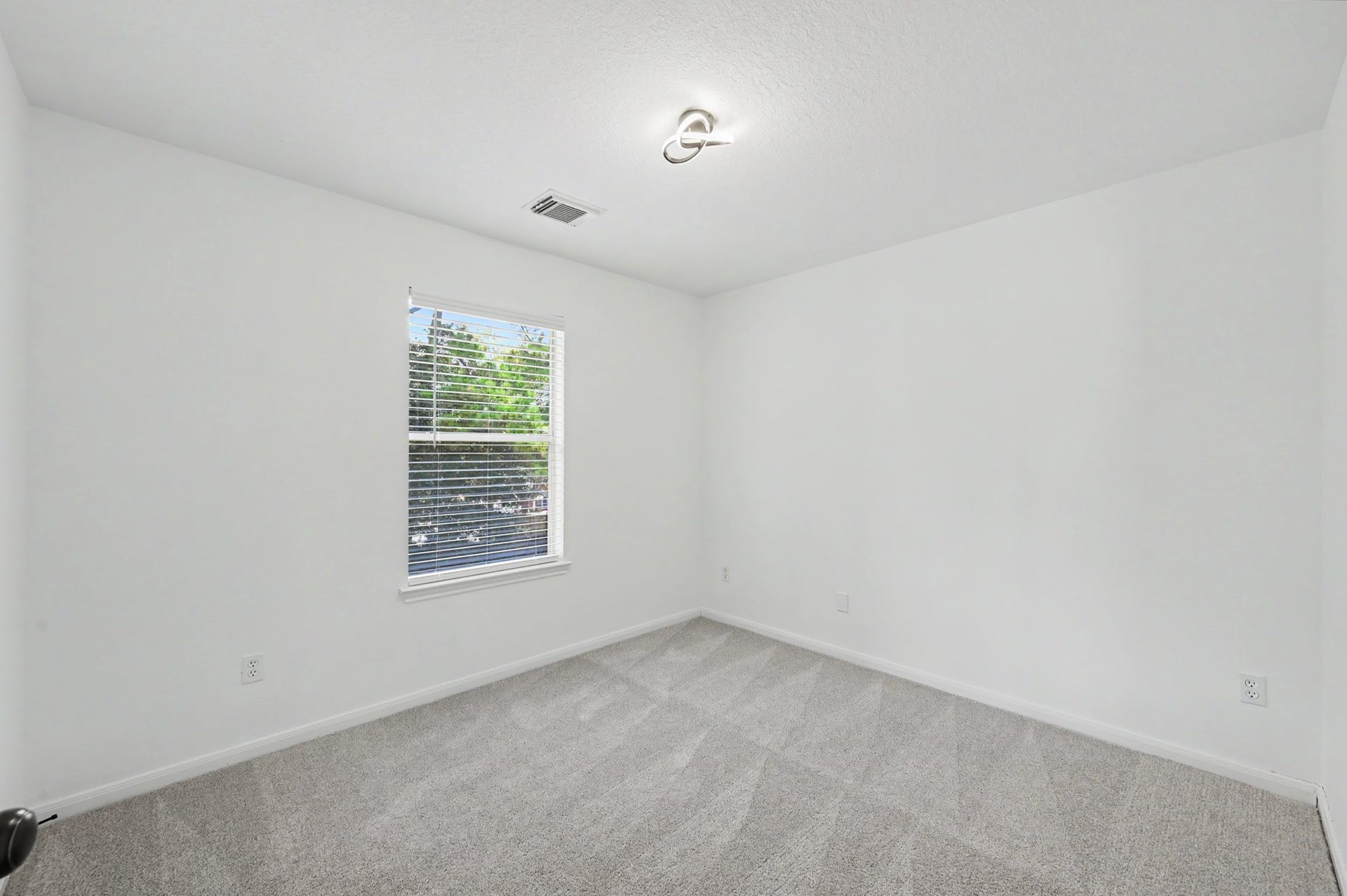6894 Stillwater Drive, Willis, TX 77318 Bedroom 2 upstairs.