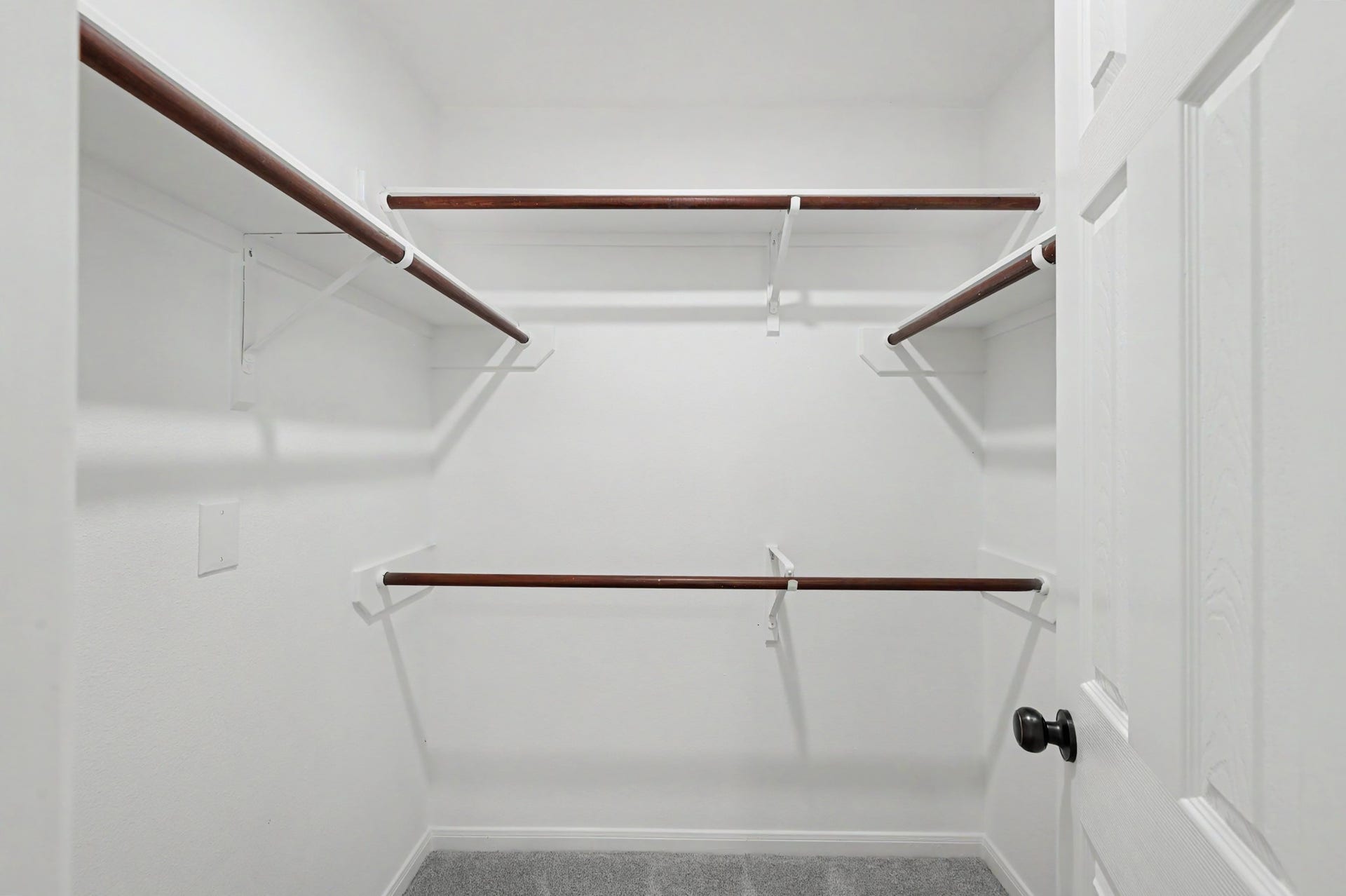 6894 Stillwater Drive, Willis, TX 77318 Large Primary Closet