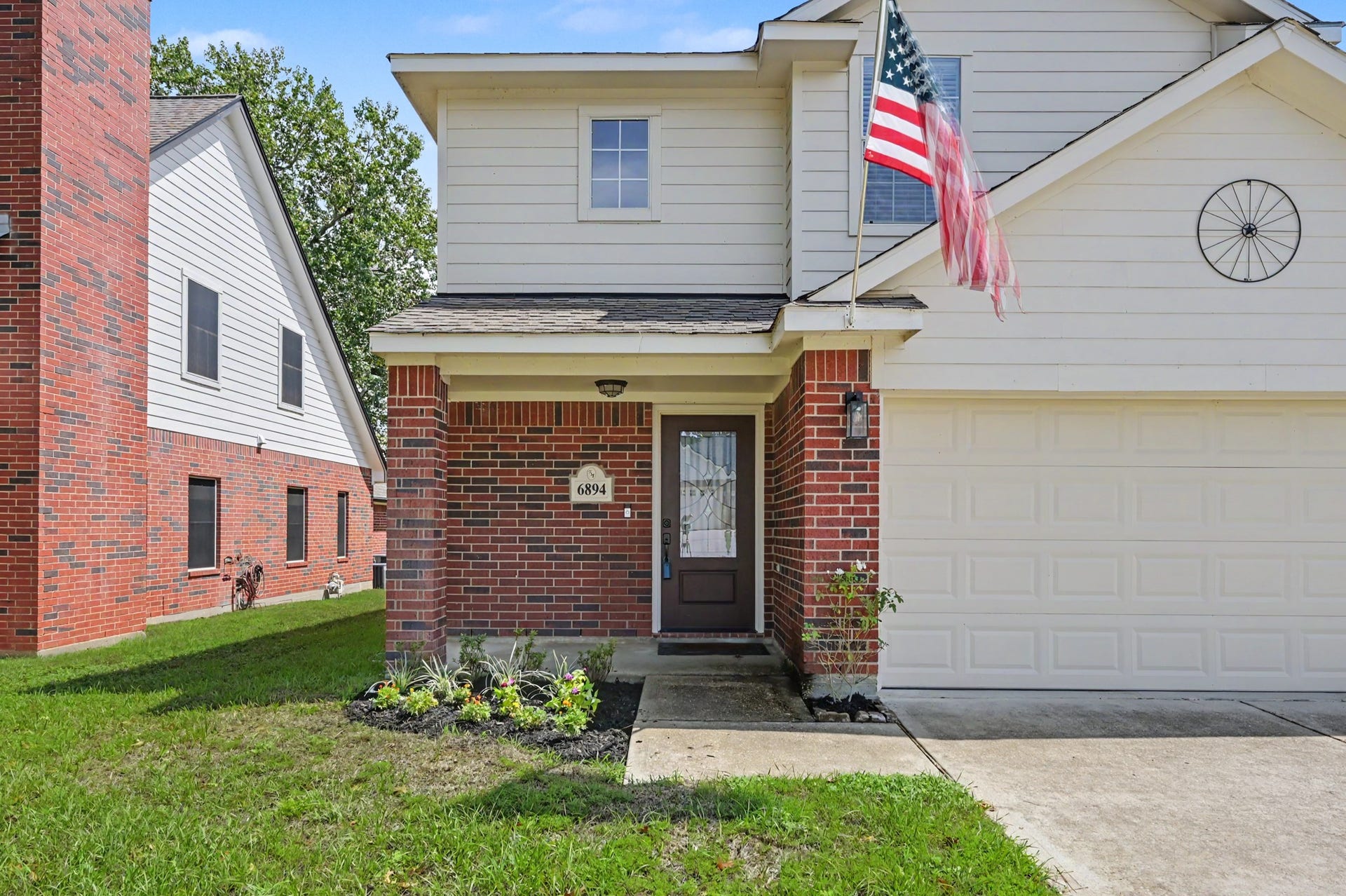 6894 Stillwater Drive, Willis, TX 77318 Beautifully updated throughout
