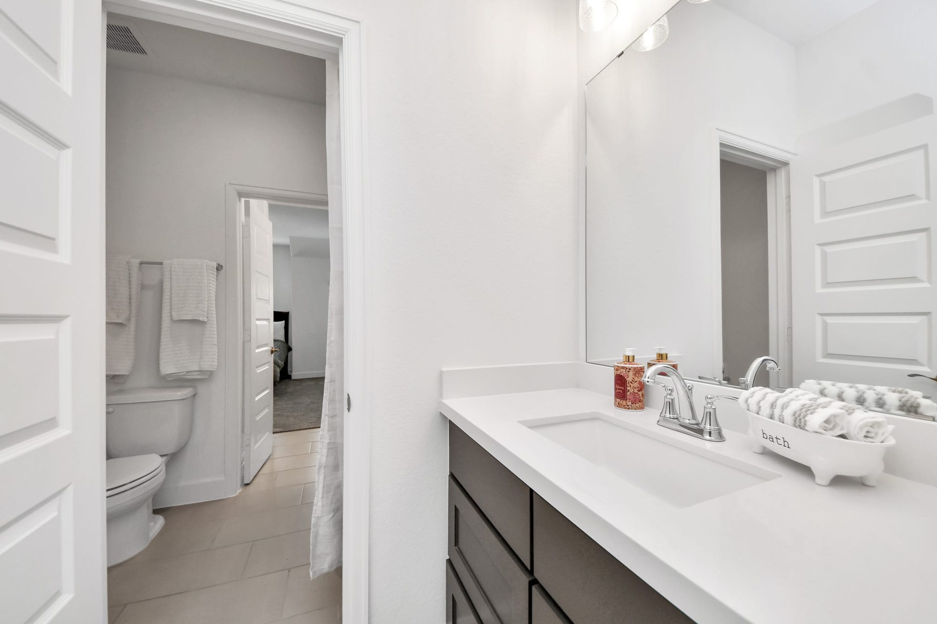 Jack in Jill Bathroom upstairs