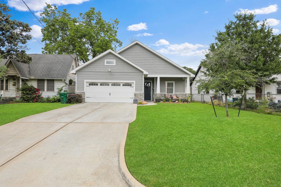 Property photo for 913 Eleanor Street, Houston, TX