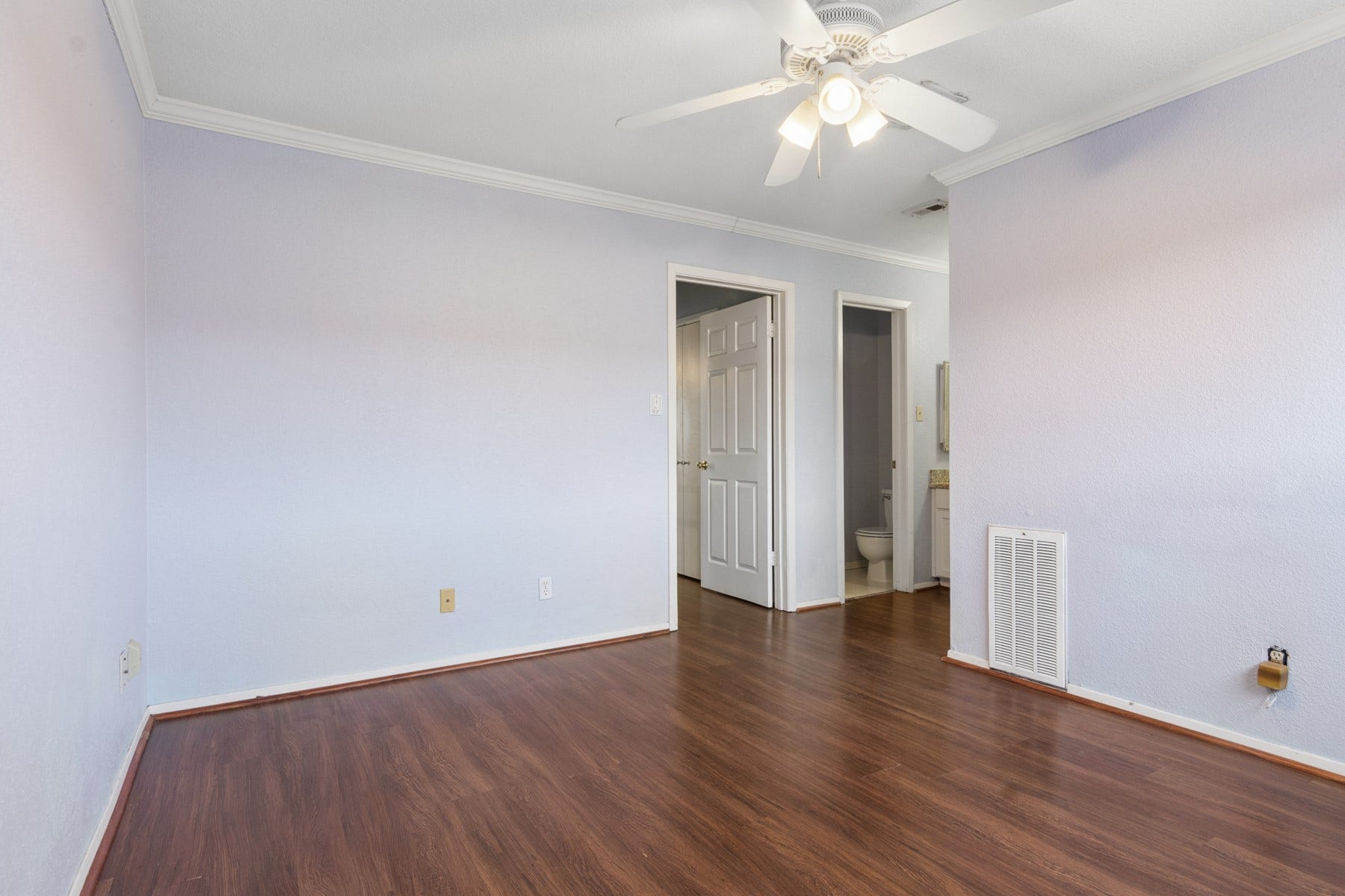 Secondary Bedroom (13x11)