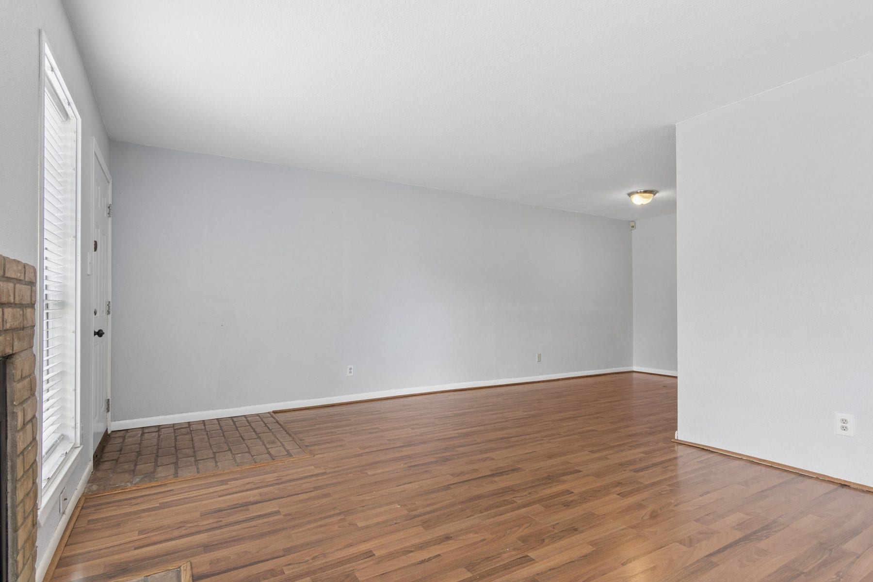 Dining Area (10x10)