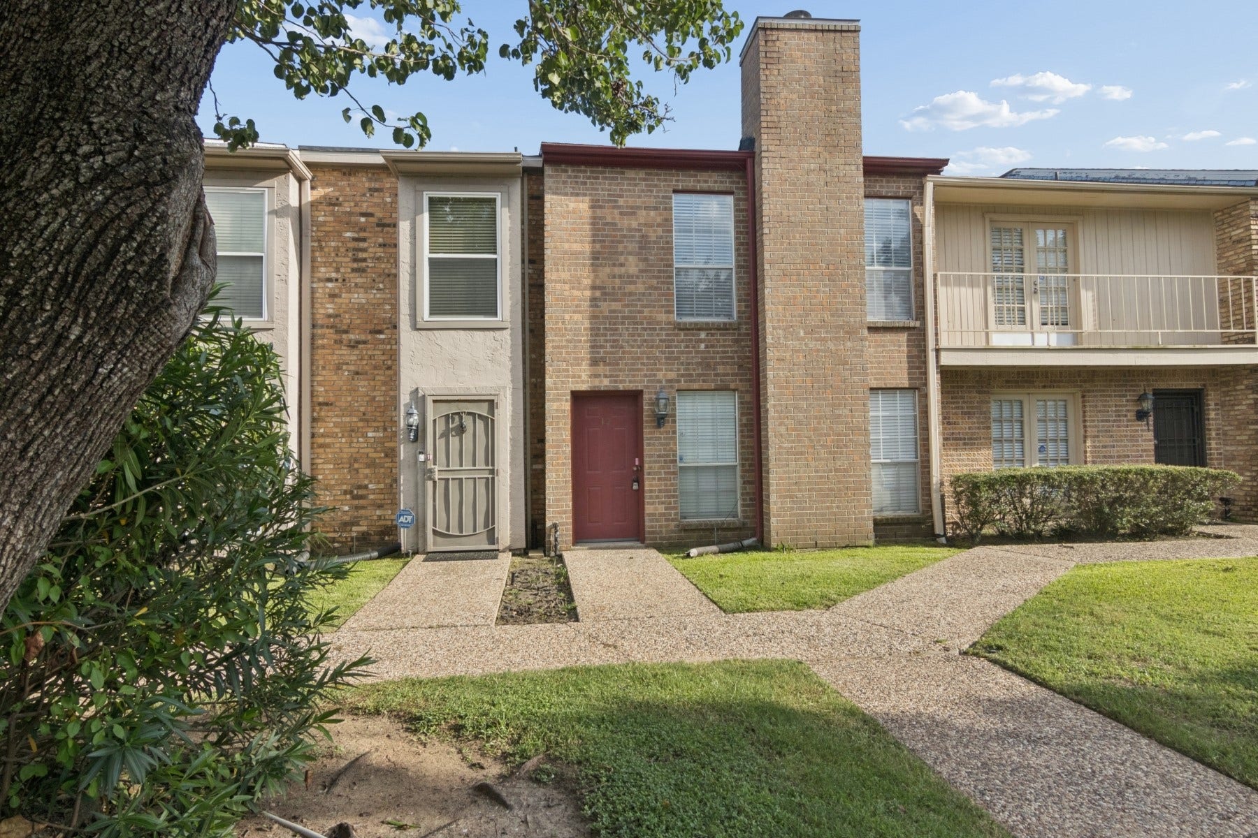 6111 Beverlyhill #10