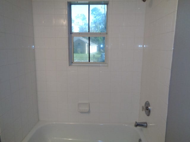 447 N Compass Rose Circle, Crosby, TX 77532 447 N Compass Rose Circle, Crosby, TX 77532