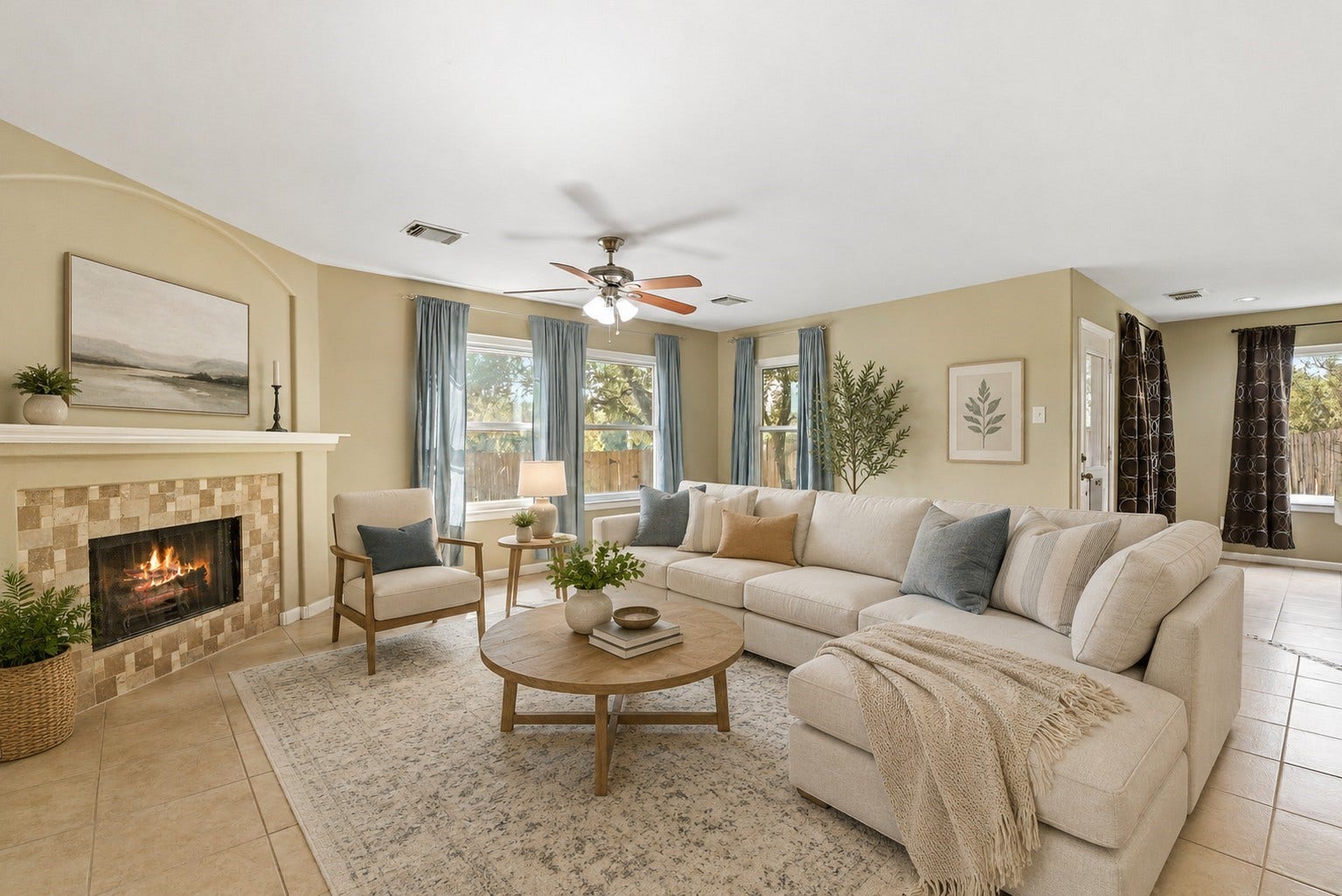5406 Gate Canyon Court, Spring, TX 77373 Family room virtually staged